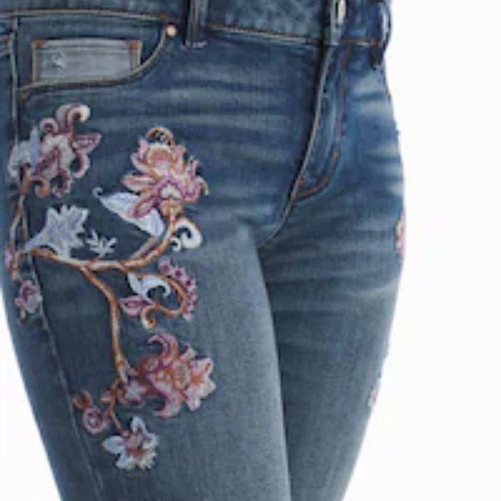 White House black market cropped boyfriend jeans